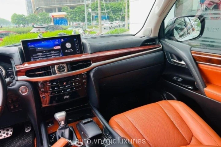 Lexus LX 2018