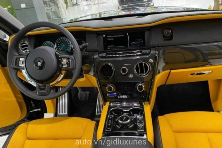 Rolls-Royce Black Badge 2022