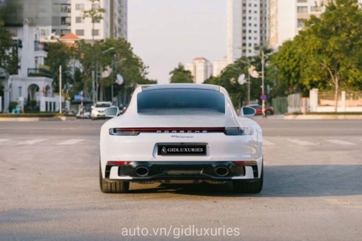 Porsche 911 Carrera 2020