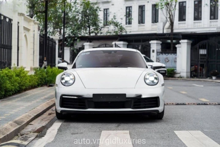Porsche 911 Carrera 2023
