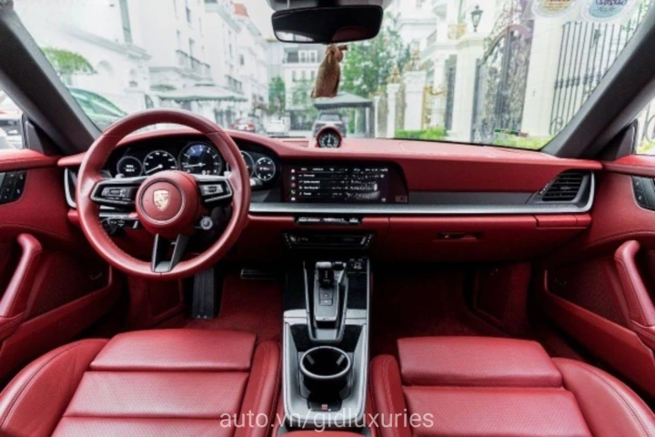 Porsche 911 Carrera 2023