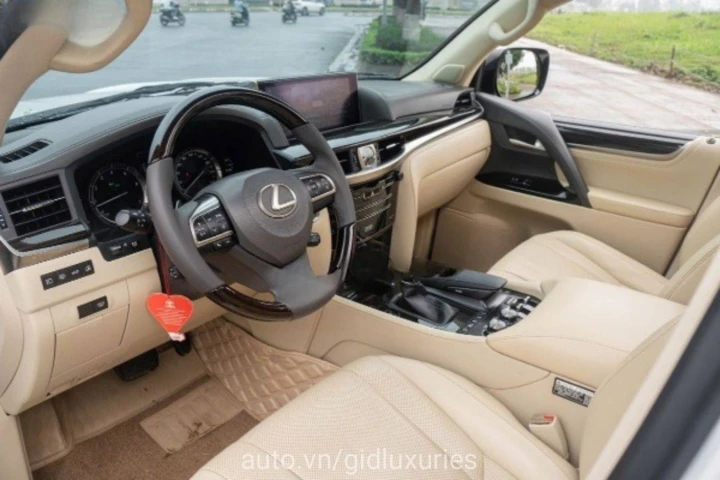 Lexus LX 2016