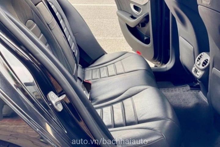 Mercedes-Benz C-Class C300 2018
