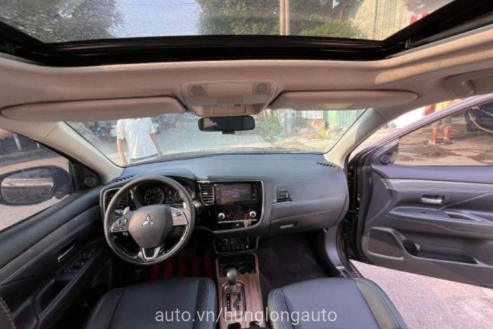Mitsubishi Outlander 2.0 CVT Premium 2020