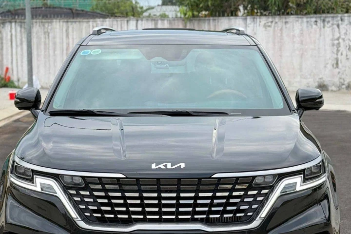 Kia Carnival Signature Dầu 2023