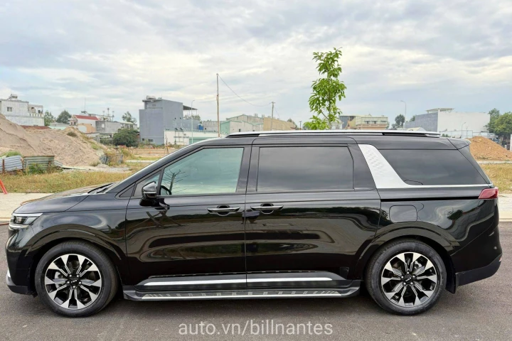 Kia Carnival Signature Dầu 2023