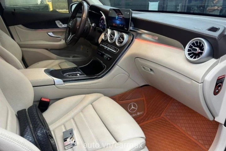 Mercedes-Benz GLC GLC300 2021