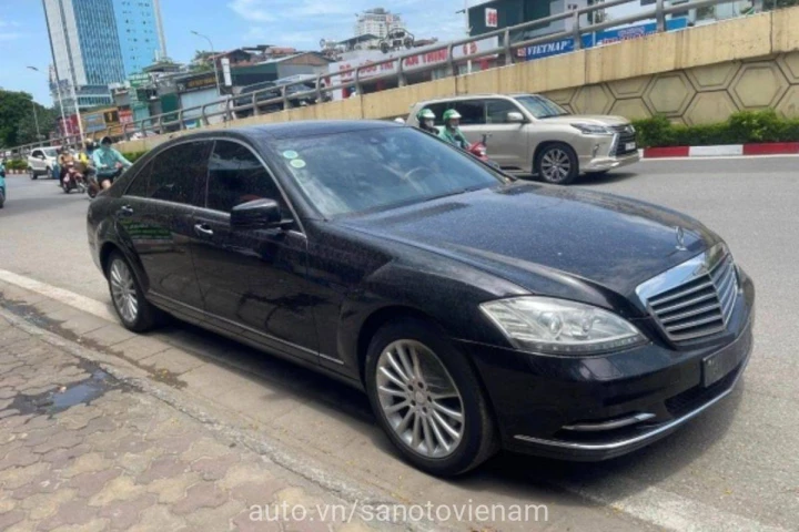 Mercedes-Benz S-Class 2011