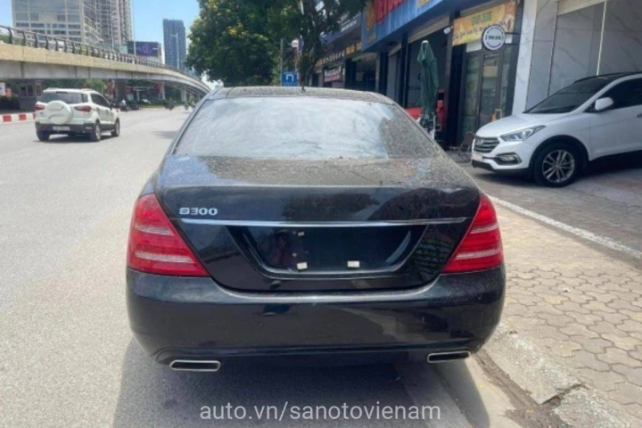 Mercedes-Benz S-Class 2011