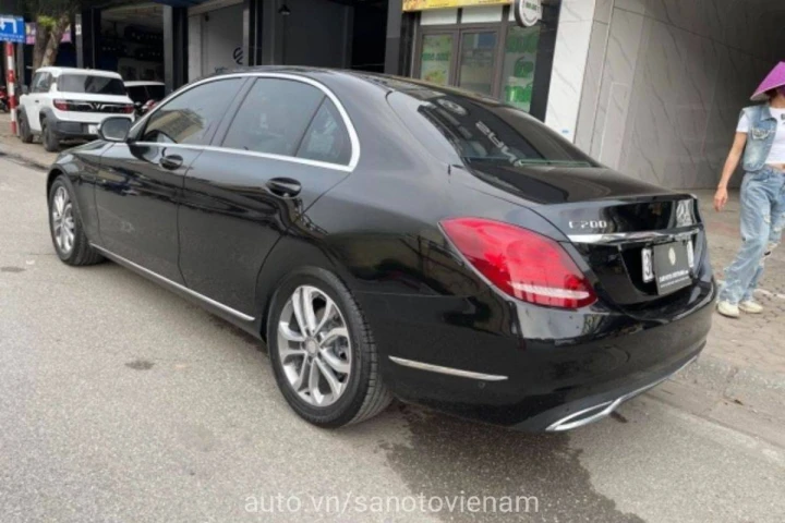 Mercedes-Benz C-Class C200 2015