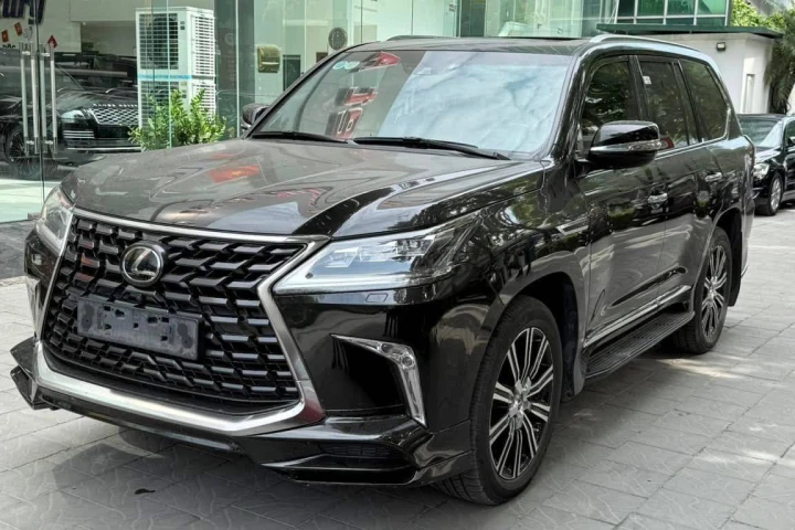 Lexus LX 2021
