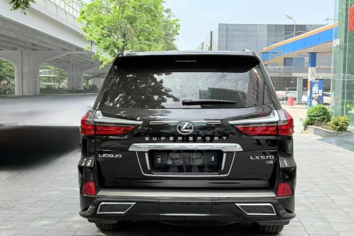 Lexus LX 2021
