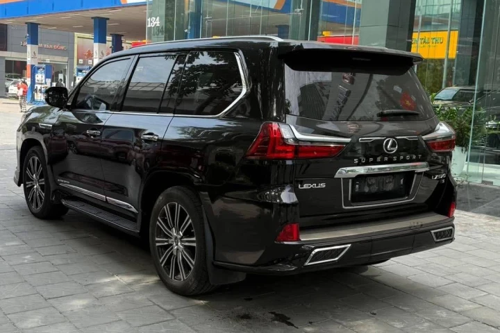 Lexus LX 2021
