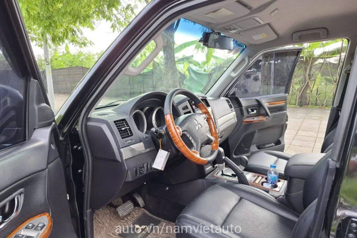 Mitsubishi Pajero 2010