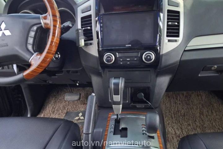 Mitsubishi Pajero 2010