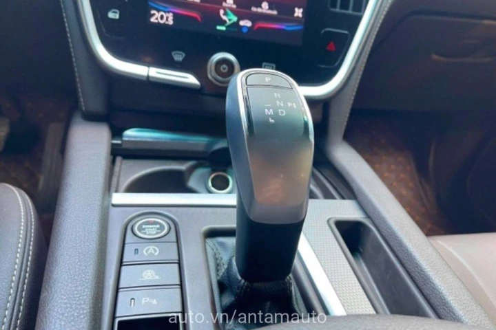 VinFast Lux SA2.0 2020