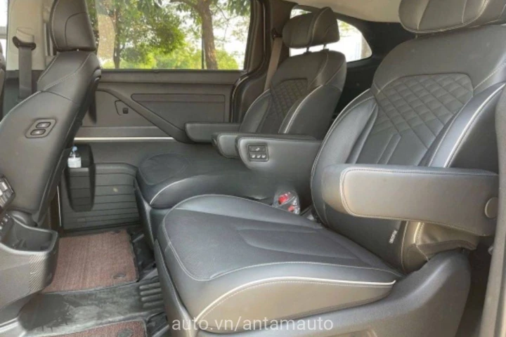 Hyundai Custin 2.0T Cao Cấp 2024