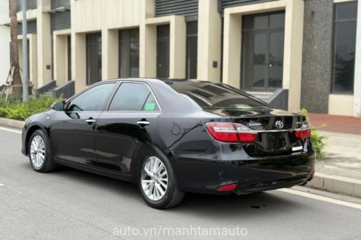 Toyota Camry 2.5Q 2015
