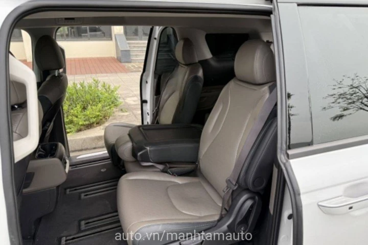 Kia Carnival Premium Dầu 2024