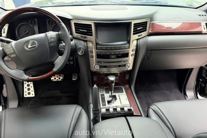Lexus LX 2014