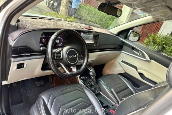 Kia Carens 2023
