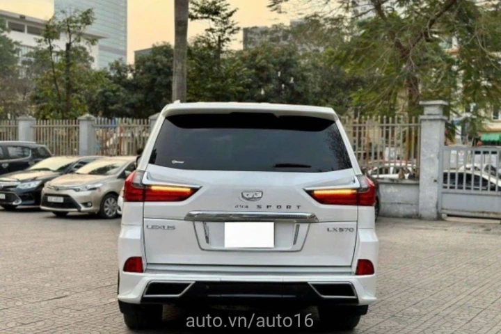 Lexus LX 2016