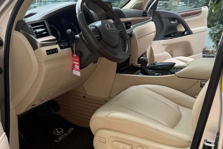 Lexus LX 2019