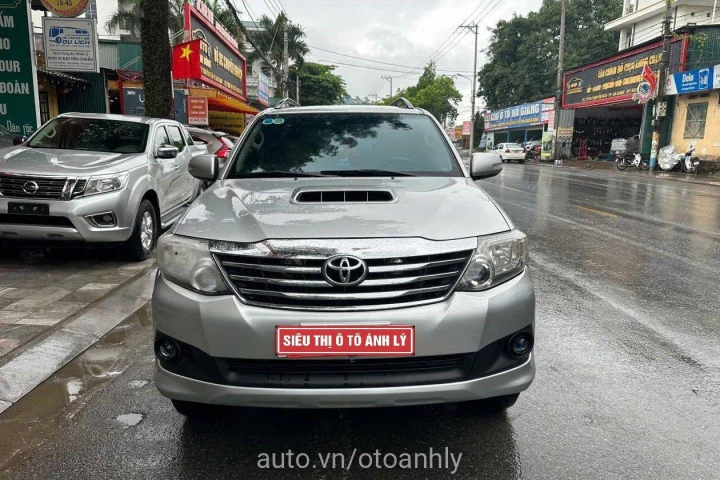 Toyota Fortuner 2.4MT 4x2 2014