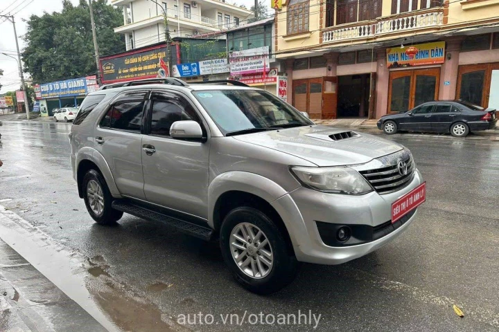 Toyota Fortuner 2.4MT 4x2 2014
