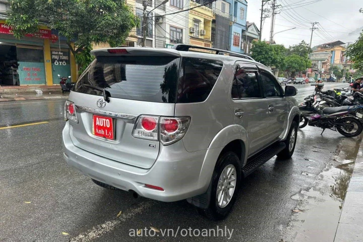 Toyota Fortuner 2.4MT 4x2 2014