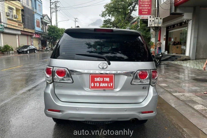 Toyota Fortuner 2.4MT 4x2 2014