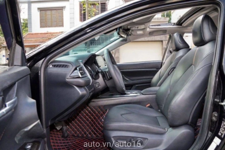 Toyota Camry 2.5Q 2022