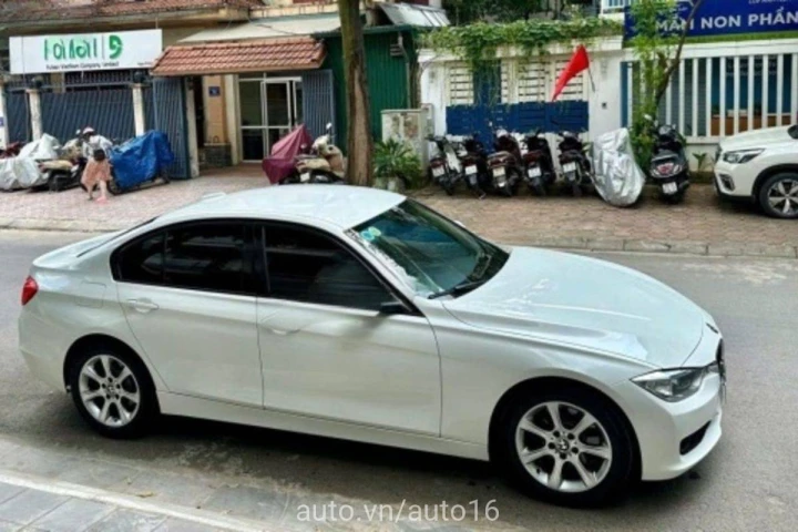BMW 3 Series 2012