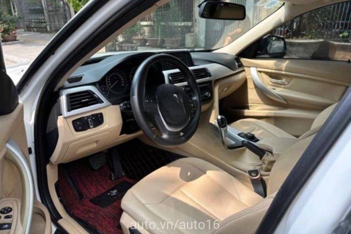 BMW 3 Series 2012