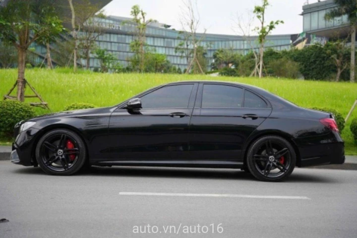 Mercedes-Benz E-Class E300 2019