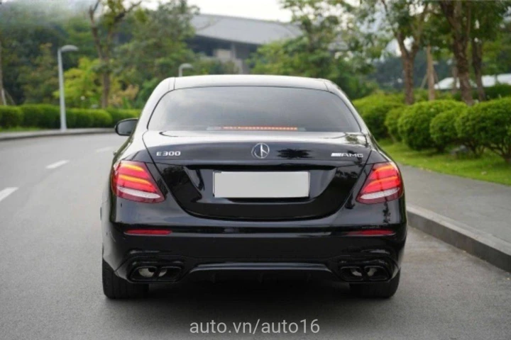 Mercedes-Benz E-Class E300 2019