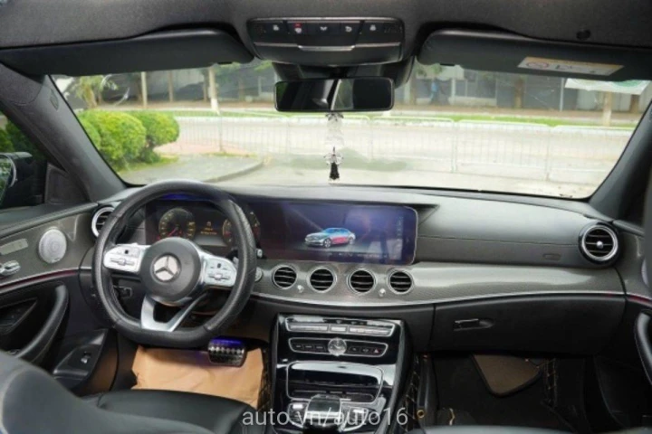 Mercedes-Benz E-Class E300 2019