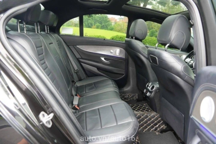 Mercedes-Benz E-Class E300 2019