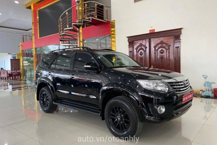 Toyota Fortuner 2.7AT 4x2 2012