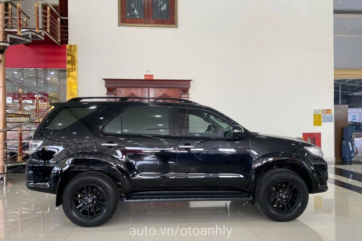 Toyota Fortuner 2.7AT 4x2 2012