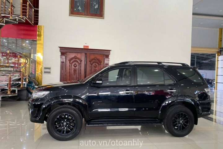 Toyota Fortuner 2.7AT 4x2 2012
