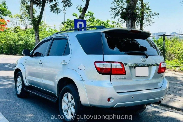 Toyota Fortuner 2.7AT 4x4 2010