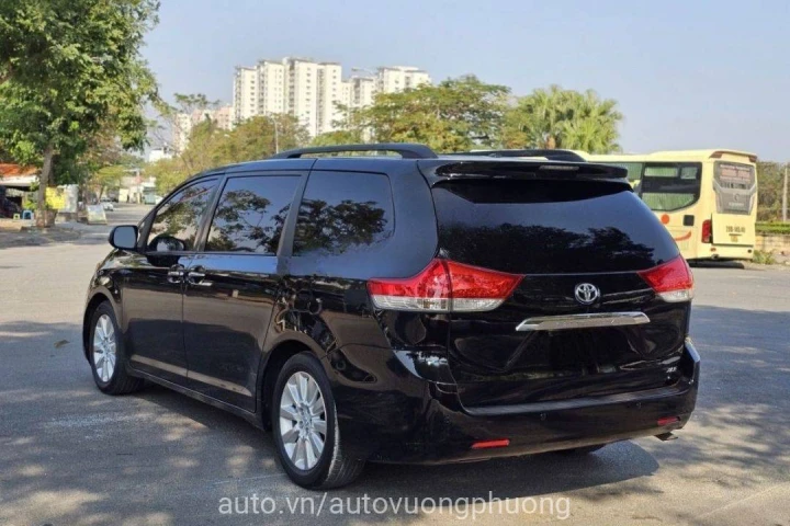 Toyota Sienna 2013