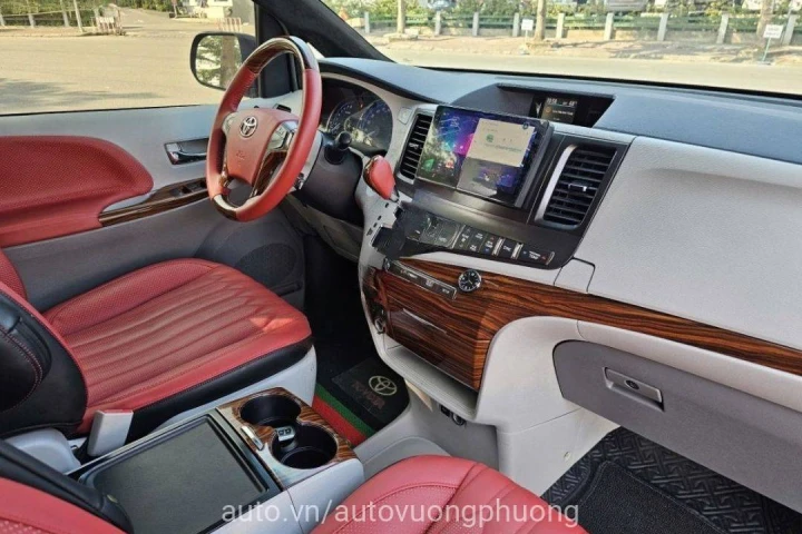 Toyota Sienna 2013