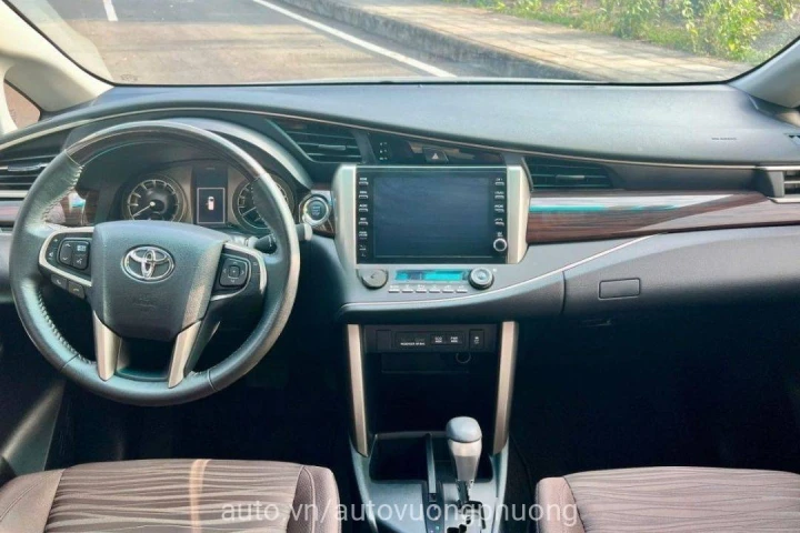 Toyota Innova 2.0G 2023
