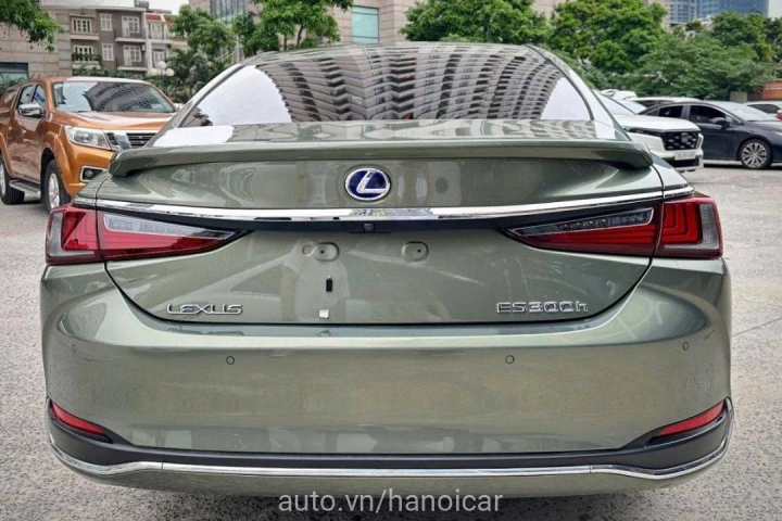 Lexus ES 300h 2021