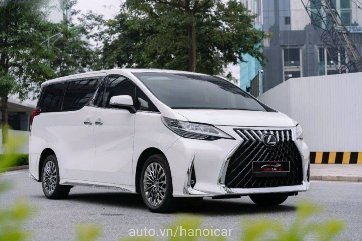 Lexus LM 350 7 Chỗ 2021
