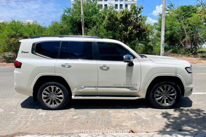 Toyota Land Cruiser 2024