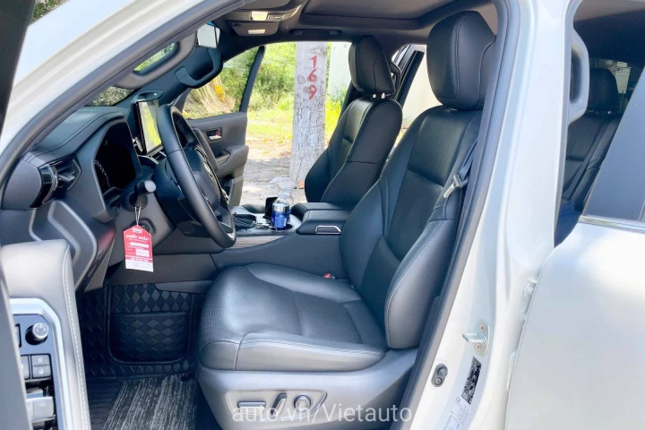 Toyota Land Cruiser 2024