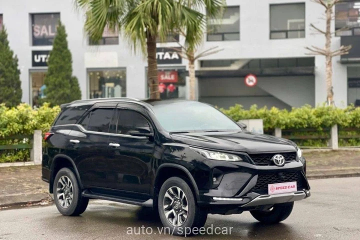 Toyota Fortuner Legender 2.4AT 4x2 2021
